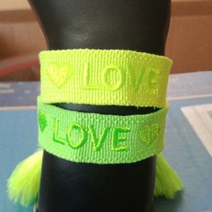 Newind bracelets 2 pack.